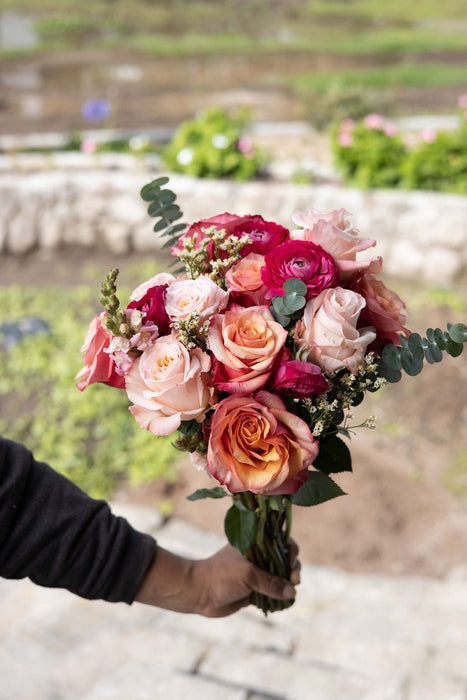 Farm-direct sustainable flowers delivered by ReVased.