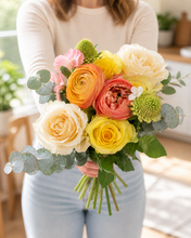 Load image into Gallery viewer, Monthly Flower Subscription (Recurring) - FREE SHIPPING!
