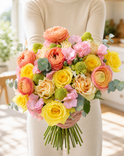Load image into Gallery viewer, Monthly Flower Subscription (Recurring) - FREE SHIPPING!
