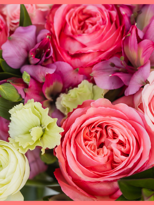 Order The 365 flower bouquet. The 365 bouquet includes 38-40 mixed stems of roses, spray roses, solomio, alstroemeria, hebes, and ranunculus. Vase included. Please note that as flowers are a live product, colors and varieties may slightly vary from the photos shown to provide you with the freshest and most beautiful bouquet.