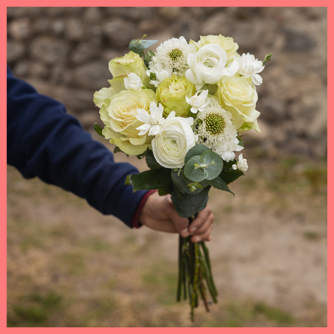 The Sending Love bouquet includes mixed stems of roses, scabiosa, solomios, ranunculus, and eucalyptus. Please note that as flowers are a live product, colors and varieties may slightly vary from the photos shown to provide you with the freshest and most beautiful bouquet.