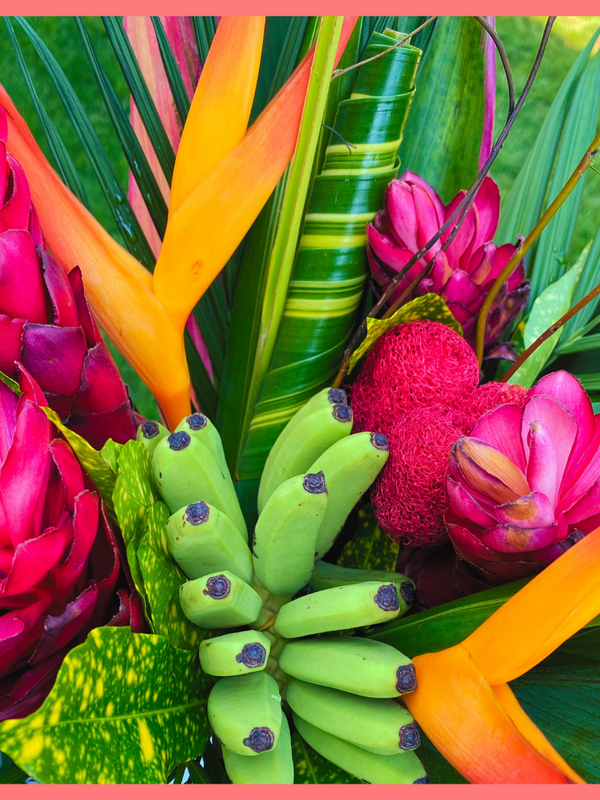 ReVased is the new, convenient way to buy sustainable flowers. By selecting the Tropical Rainforest flower bouquet, you will receive a unique mix of tropical flowers! These gorgeous and unique stems are sourced from a Rainforest Alliance Certified flower farm in Ecuador and are of the highest quality.