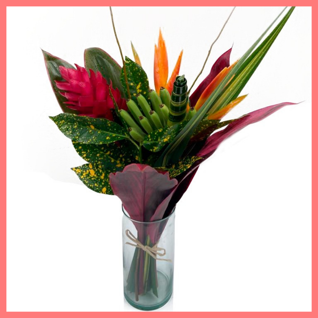 ReVased is the new, convenient way to buy sustainable flowers. By selecting the Tropical Rainforest flower bouquet, you will receive a unique mix of tropical flowers! These gorgeous and unique stems are sourced from a Rainforest Alliance Certified flower farm in Ecuador and are of the highest quality.