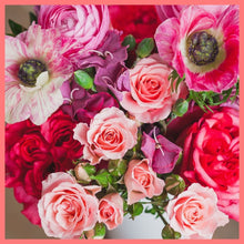 Load image into Gallery viewer, Valentine&#39;s Day Flower Bouquet - Premier Size (Vase included)
